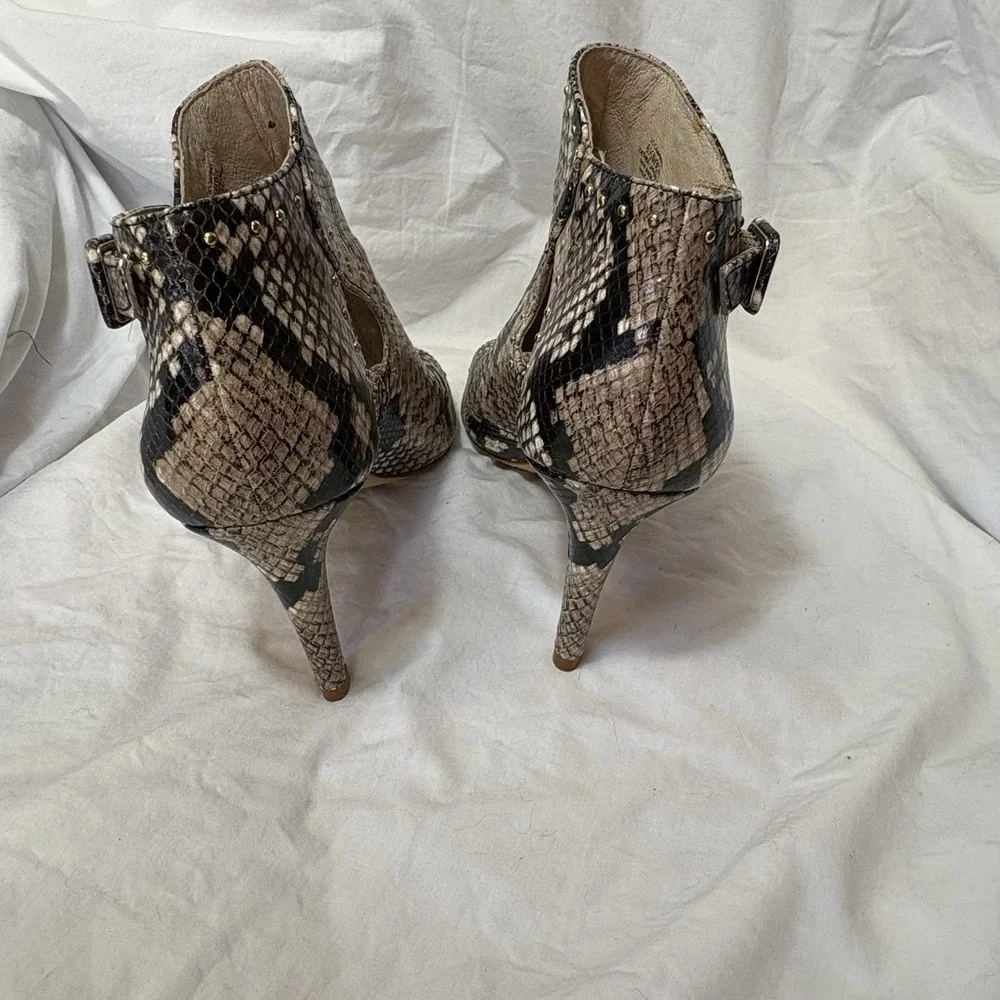 Vince Camuto Campbrel Snake Skin Peep Toe Stiletto Leather Bootie‎ Heels 6.5
